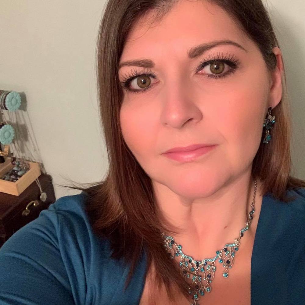 Meet your Posher, Lena